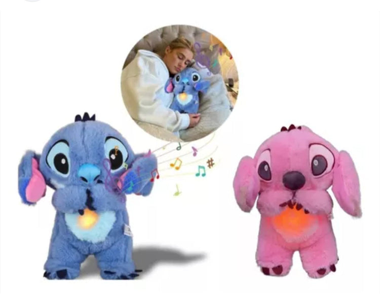 Plisana igracka STITCH koji dise i svira uspavanke