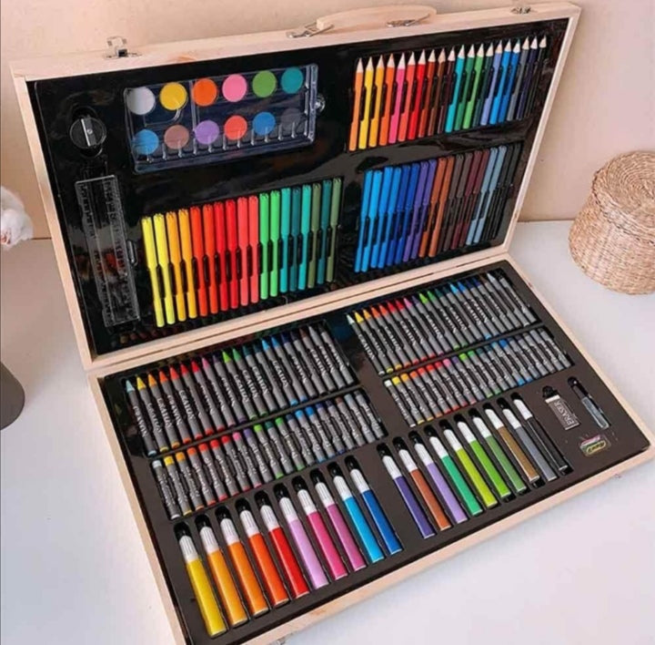 Kofer sa bojicama set za crtanje 220 delova