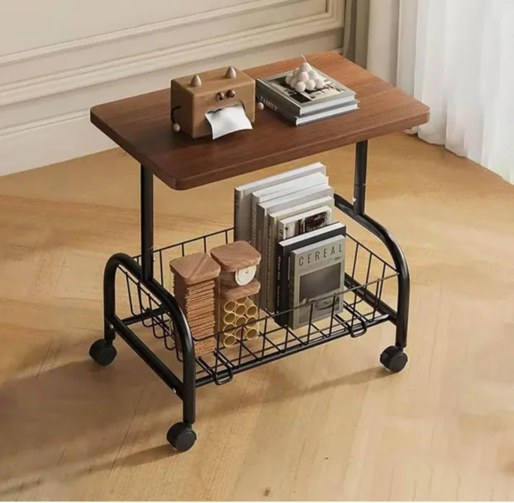 Stocic moderni sa tockicima i pregradom za knjige