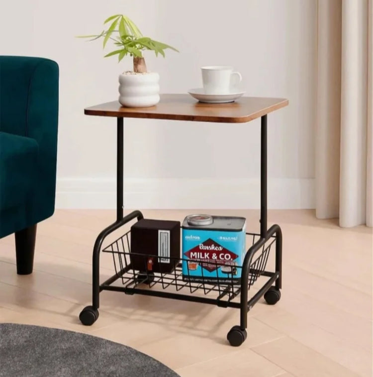 Stocic moderni sa tockicima i pregradom za knjige