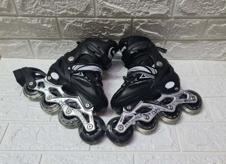 Roleri sa svetlecim tockicima crni podesivi