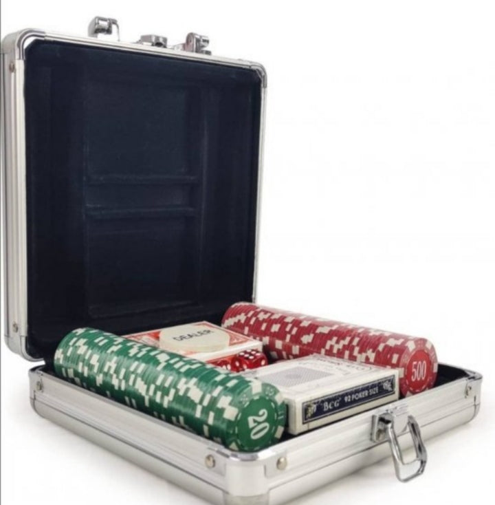 Poker cipovi 100 kom sa dva spila karata i koferom